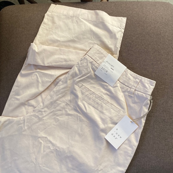 Cream Chino Pants with Straight high rise. Relax Hip and thigh - Picture 1 of 5